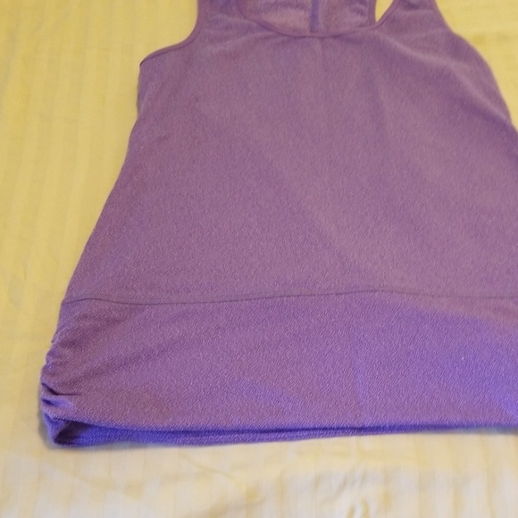 Workout top - Picture 2 of 3